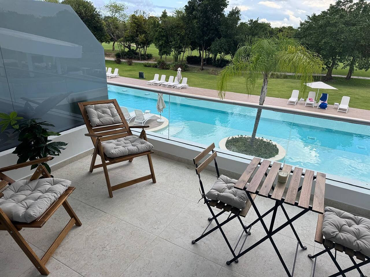 Stylish 1BR | Private Beach | Free Airport Pickup