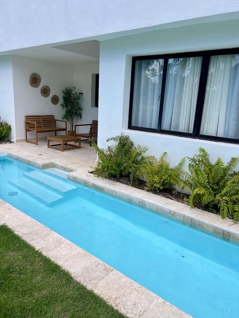 Oasis Retreat | Sleeps 4 | Free Airport Transfer