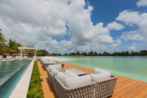 Rooftop Jacuzzi Condo | Free Airport Transfer