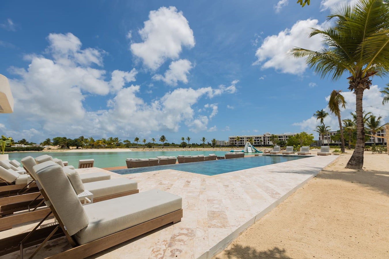 Rooftop Jacuzzi Condo | Free Airport Transfer