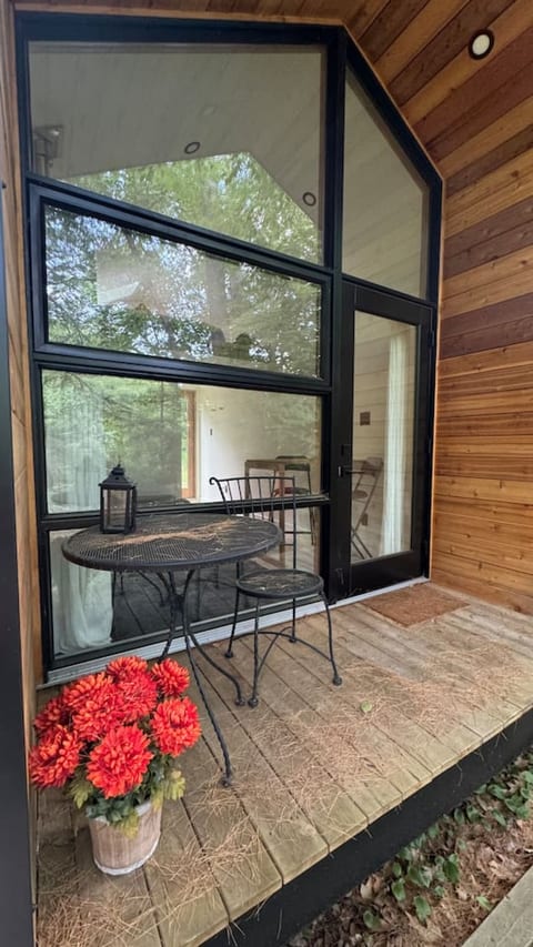 Riverside Getaway + Wood-Fired Sauna