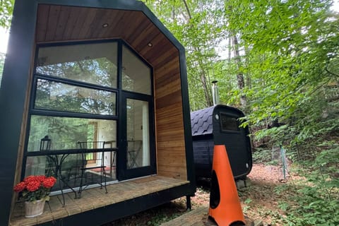 Riverside Getaway + Wood-Fired Sauna