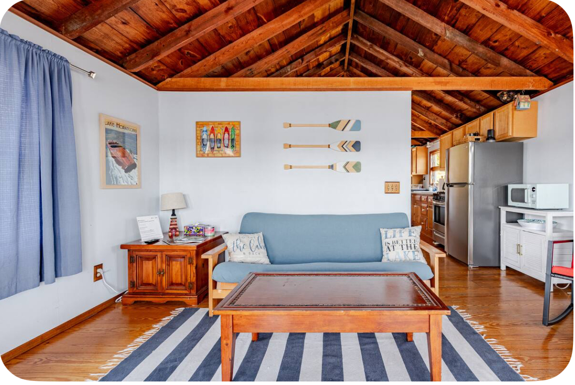 Boathouse 1BR Apartment - Leaving area