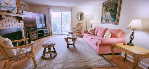 Drifting to Driftwood ~ Cute Condo ~ New 75" TV! image 5