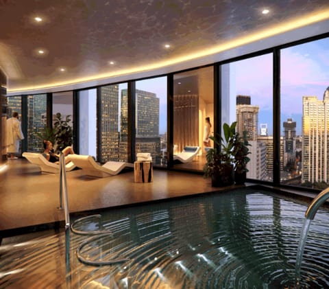 Crestview Luxury Six Sleeper Skyline View Apartment