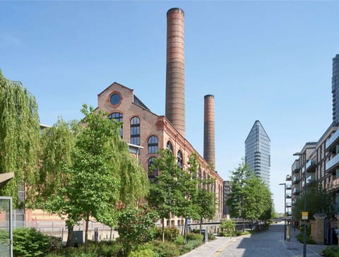 Impressive 3 Bedroom 8th floor Premium London Apartment