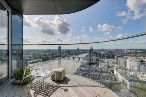 Four Bedroom Chelsea Waterfront Penthouse overlooking river Thames