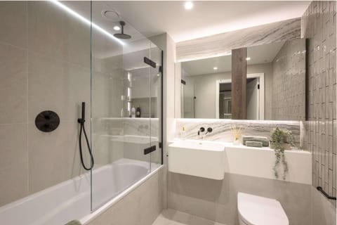Chelsea Waterfront Riverwalk Luxury Three Bedroom Home