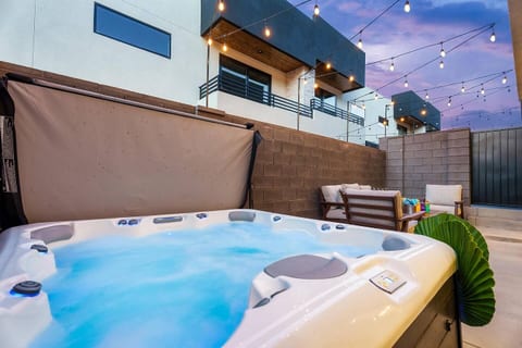 ATV Parking + Private spa + Waterpark Hurricane UT