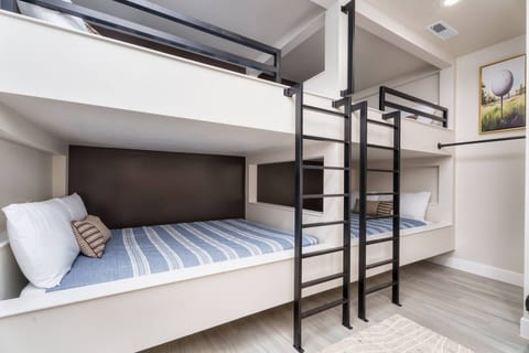Zion Vacation|Sleeps 12 | Hot Tub, Golf, Waterpark
