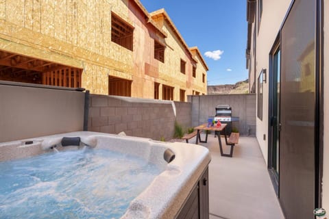 Zion Adventure | Private Spa | 26 Guests