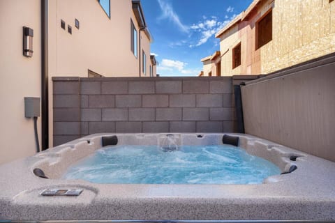 Hot Tub, Sleeps 26, ATV Fun & Camping-Themed Room!
