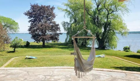 Family-Friendly Coveside Cottage