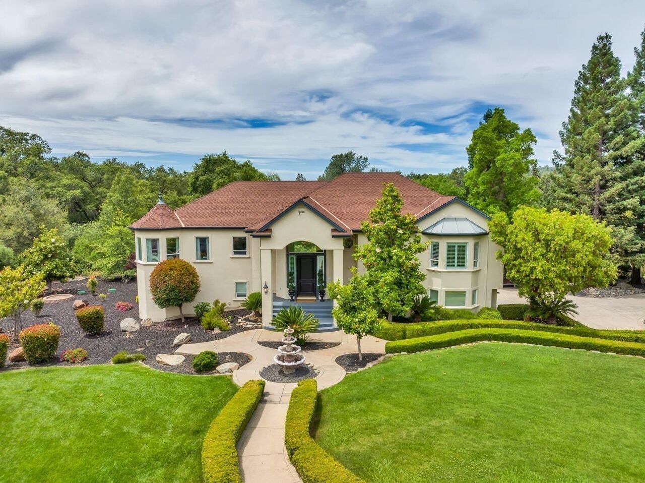 Country Luxury Estate | Pool, Spa & Wedding Venue