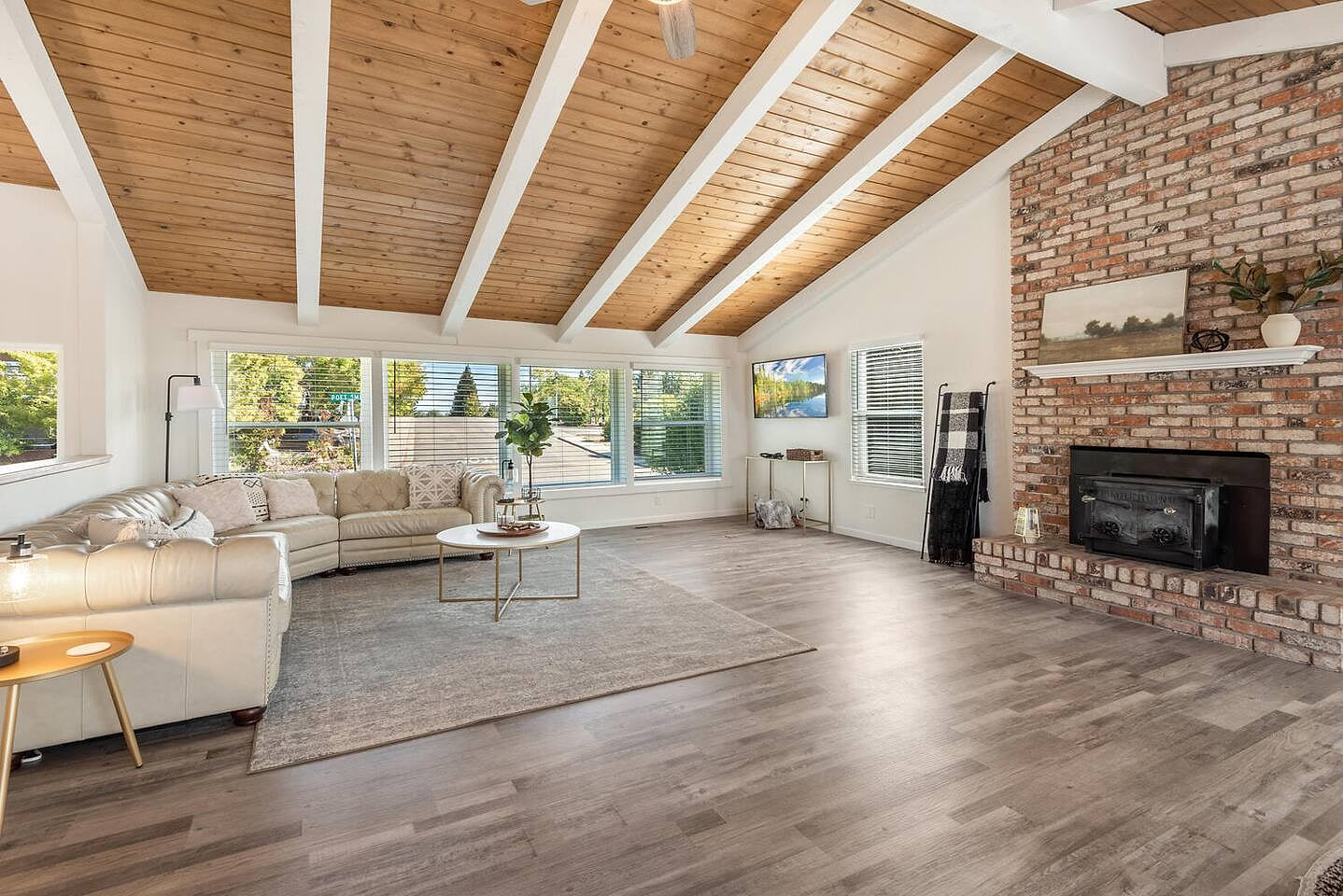 Stunning remodeled home with pool & bonus room!
