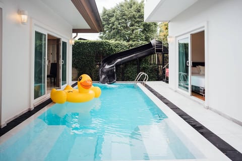 Cozy Breeze Pool Villa @Pattaya