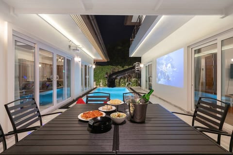 Cozy Breeze Pool Villa @Pattaya