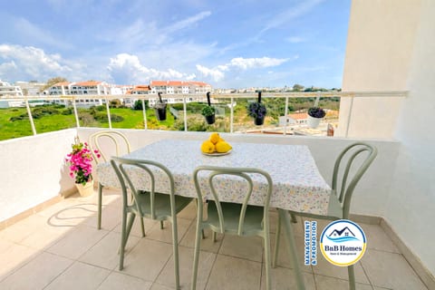 BnB Homes Ocean view Two-bedroom apartment, 300 m