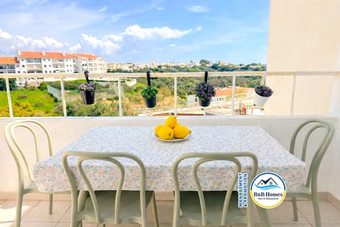 BnB Homes Ocean view Two-bedroom apartment, 300 m