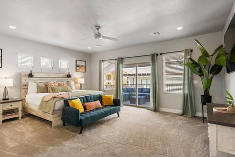 Luxury Private Pool + Spa | 34+ Guests | Oasis