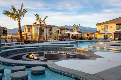 Luxury Resort | Pool View+Private Spa| 18+ Guest