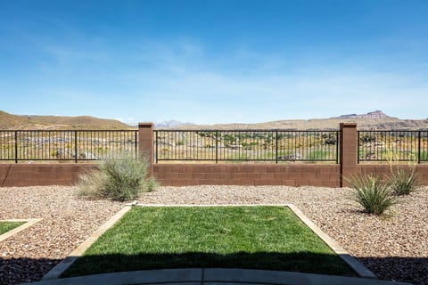 Zion Oasis: Resort Amenities, Downtown Hurricane