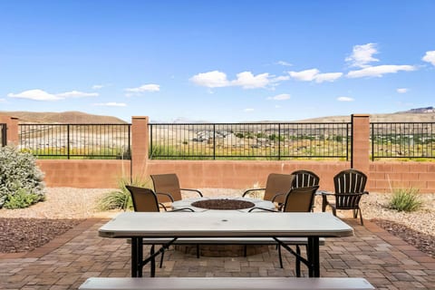 Outdoor Paradise | Private Spa | 16+ Guest