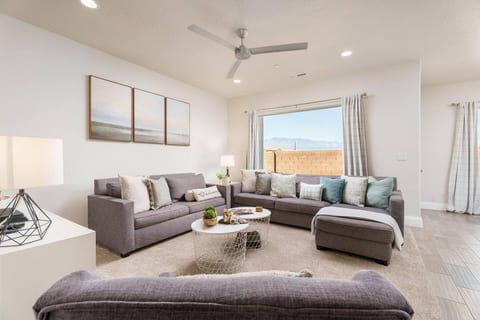 Zion Village Resort: Lazy River, BBQ & Family Fun