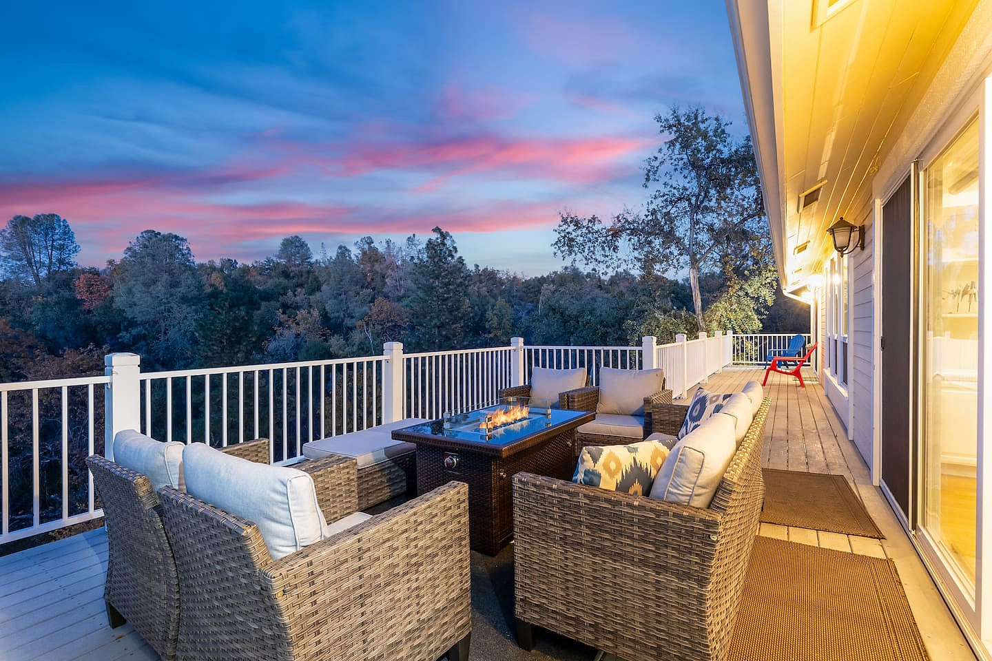 Unwind on our charming backyard deck, boasting breathtaking views that elevate your stay to perfection. Bask in the tranquility of nature while savoring your morning coffee or enjoying an evening cocktail against the backdrop of the stunning views