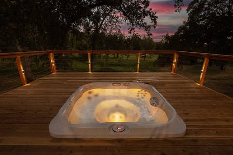 Private 5BR | Hot Tub | Movie Nights | Yosemite