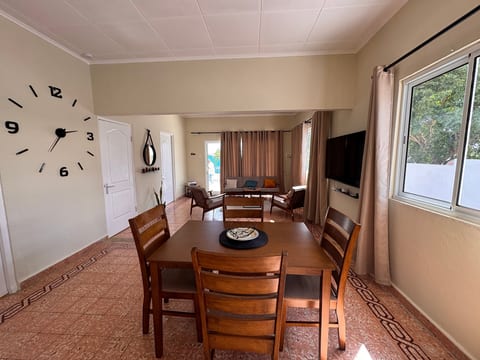 Casa Trini Central Curaçao | 3BR + AC + Parking