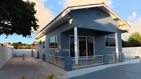 Casa Trini Central Curaçao | 3BR + AC + Parking