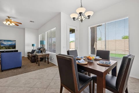 4BR Goodyear Home | Sleeps 10 | W/ King Bed