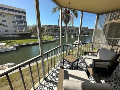 5 min walk to the best Beach in America! image 4