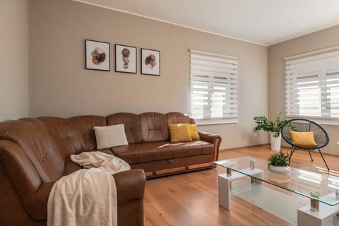 House Villa Lara - Unit 378611-13