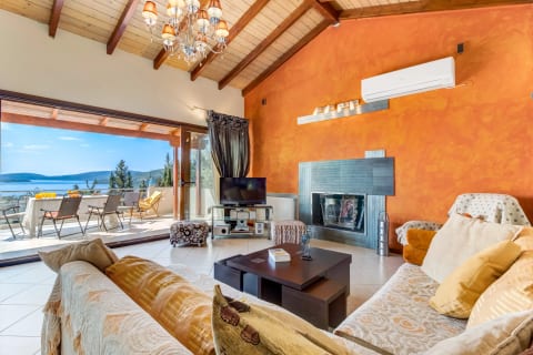 5-Bedroom Luxury Nidri Hills Villa with Pool