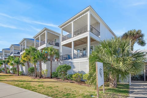 Private, detached coastal cottage!