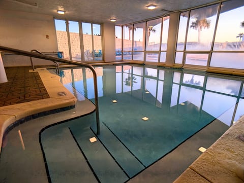 Sunset Balcony + 2 King Suites + Beach Gear