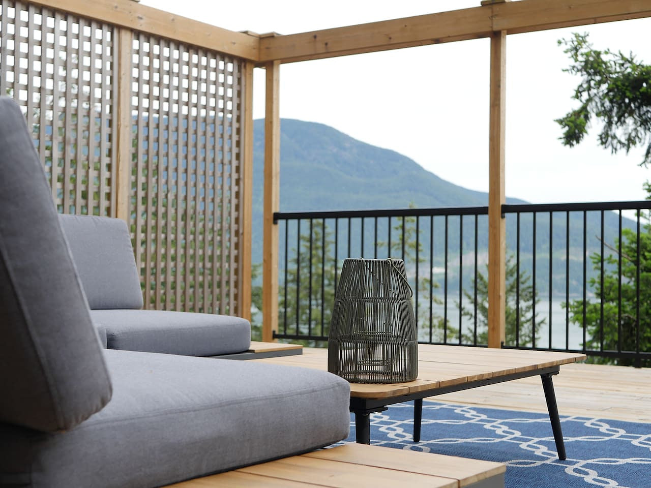 Exclusive 2-bdrm ocean & mountain view suite