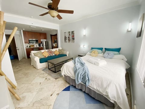 Right on the Beach Ocean Dr Secured Condo 206