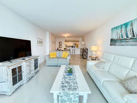 Waterfront 3BR 5Beds  • 4 Min Walk to Beach