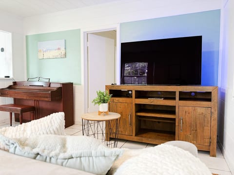 Cozy home near MIA, Coral Gables & Brickell