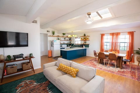 Flamingo Way | Pet-Friendly Waterfront with Dock