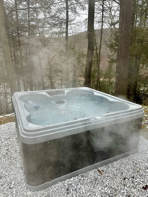 The River House with Hot Tub