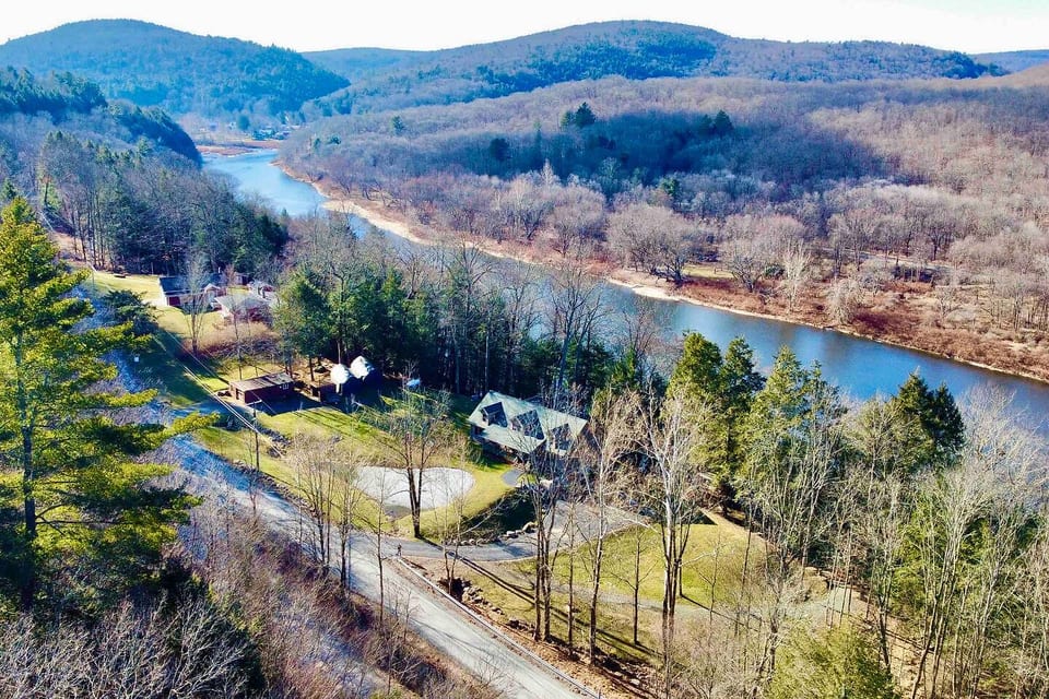 The River House with Hot Tub - Equinunk