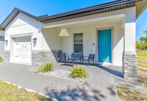 The Billiard close to downtown with fenced yard