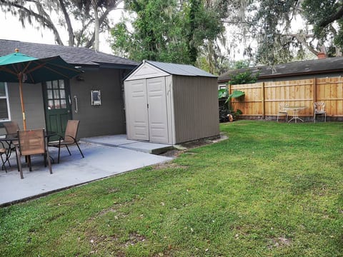 Downtown Duplex A - Amazing location!