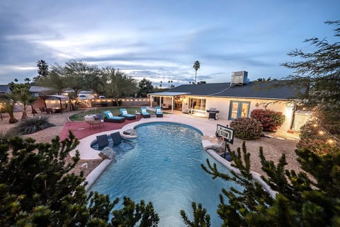 The Ace! North Scottsdale Escape! Pool/ Hot Tub! image 1