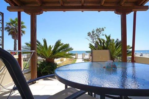 Tubaris Beach House