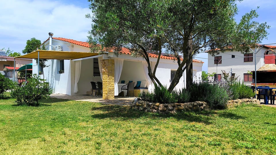 Vagias Suite in Myrodato Beach - Myrodato